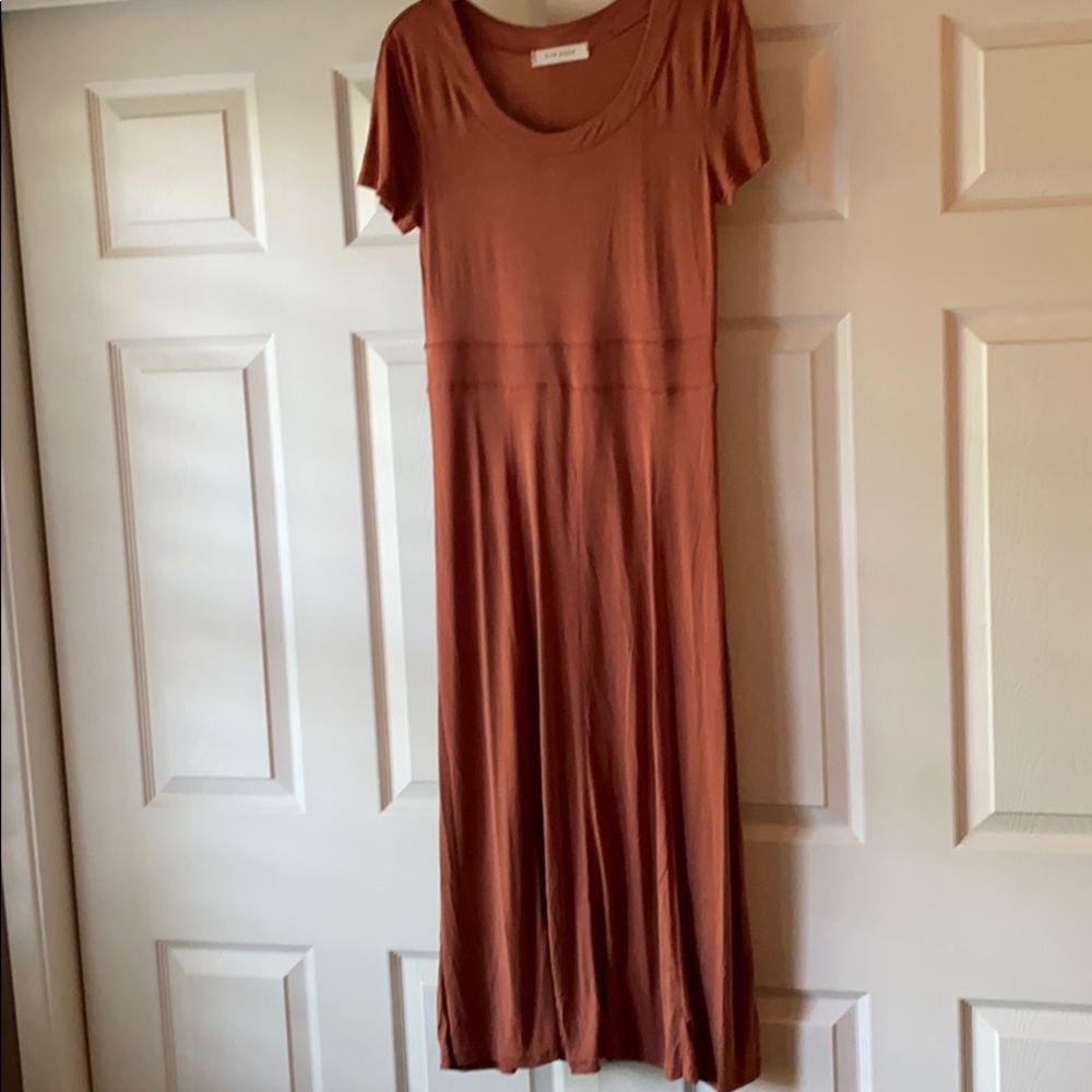 Modest fit & flat midi dress burnt orange